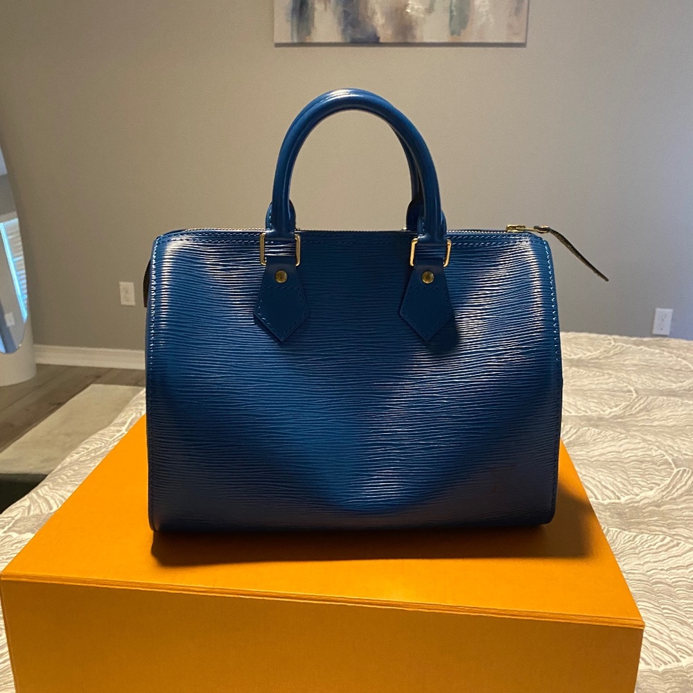 Lv Speedy blue Epi  25